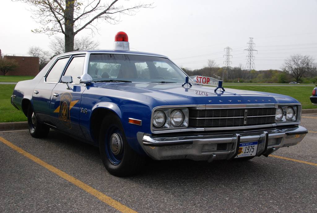 75 Plymouth Fury Michigan State Police 2.jpg