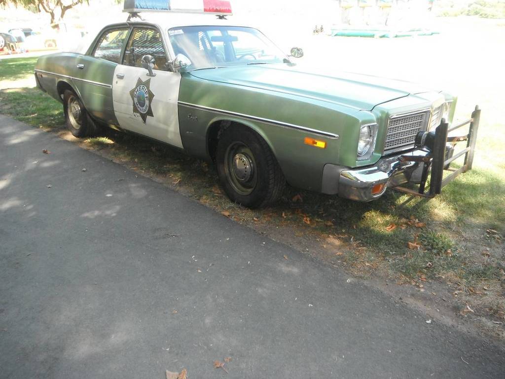 Dodge coronet police pursuit