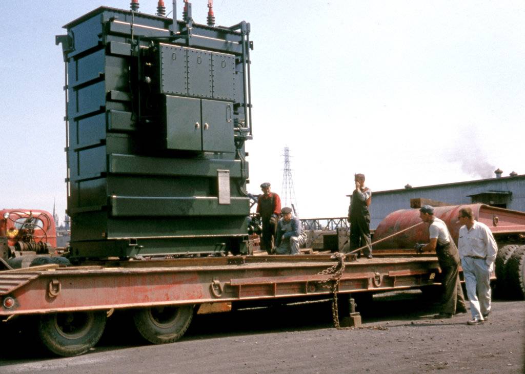 0161 - Jun 64 - Charlesburg My Truck.jpg