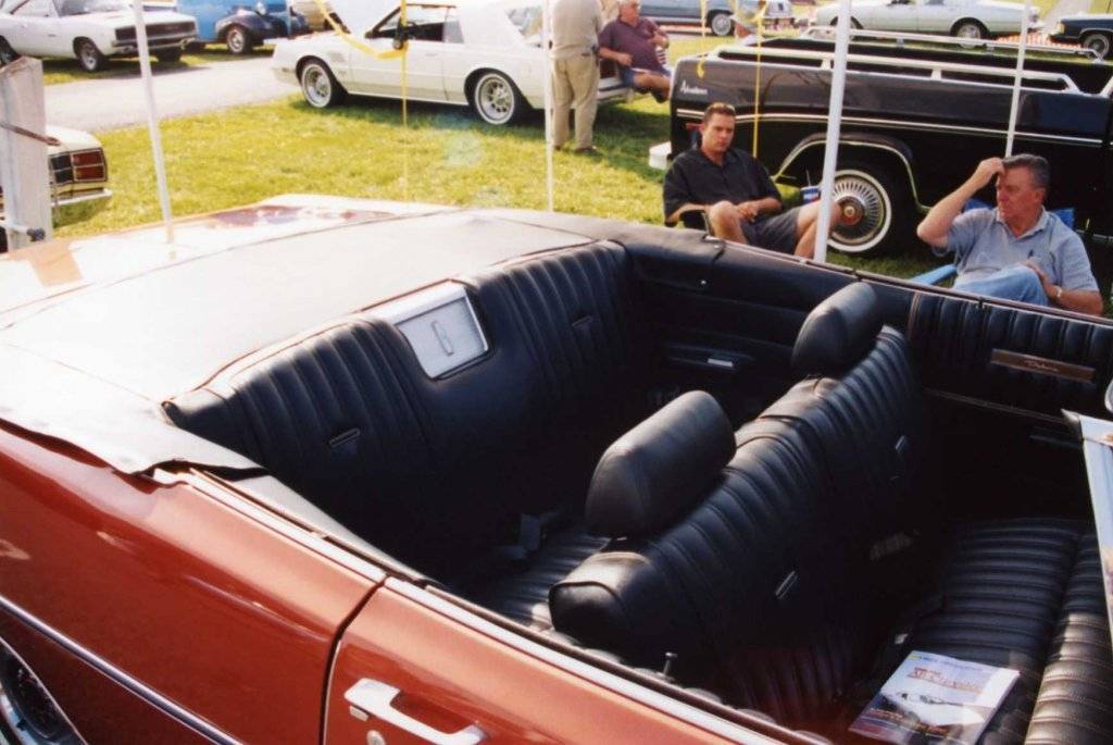 187134 2004 back seat.jpg