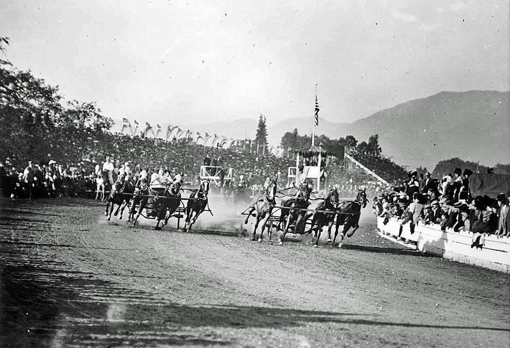 1911-chariot-race1.jpg