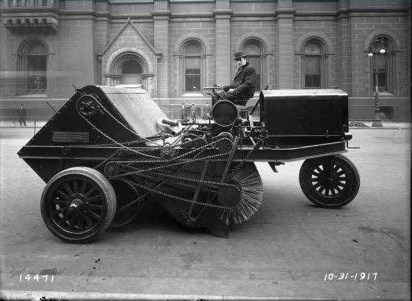 1917 Street Sweeper.jpg