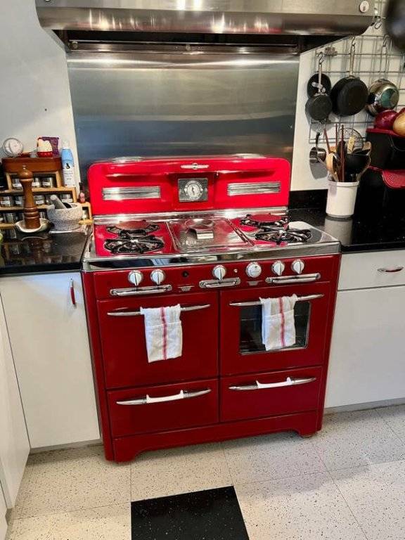 1950 O’Keefe & Merritt stove still works.jpg