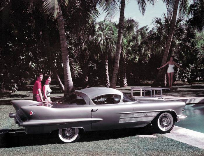 1954_Cadillac_El-Camino_Dream_Car_01.jpg