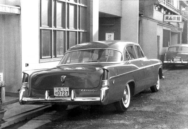 1956 Chrysler Windsor Japan 2.JPG