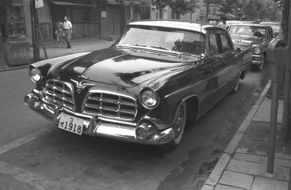 1956 Imperial 4dr Sedan Japan 5.JPG