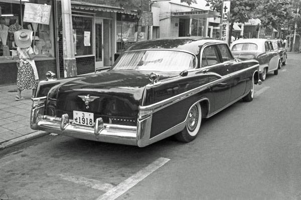 1956 Imperial 4dr Sedan Japan 6.jpg