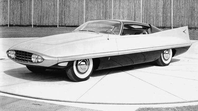 1957%20Chrysler%20Dart%20Concept%20Car%20Frt%20Qtr%20BW.jpg