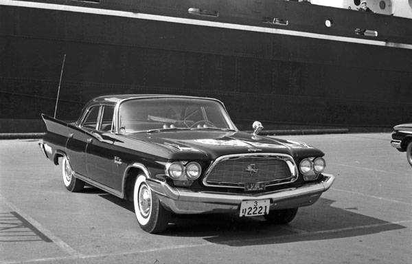 1960 Chrysler NewYorker 4d Sedan Japan.jpg