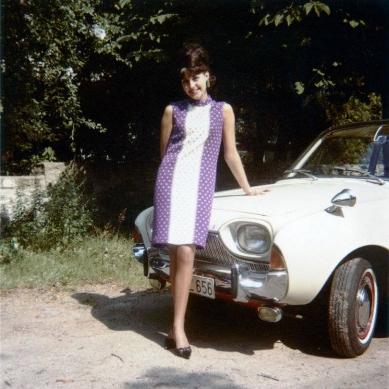 1960s-miniskirts-10.jpeg