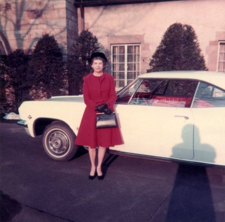 1960s Women With Their Cars (3).jpg