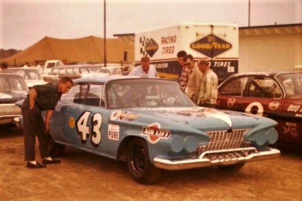 1961-Plymouth-Richard-Petty.jpg