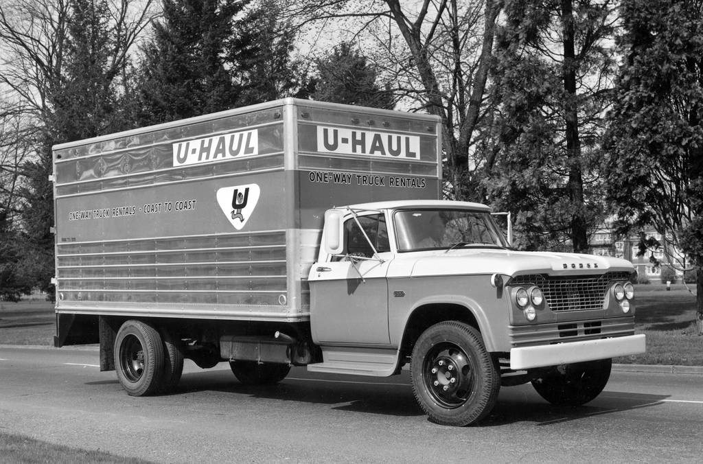 1961-U-Haul-Truck.jpg