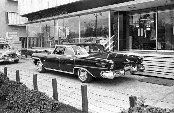 1962 Chrysler NewYorker 4dr Sedan Japan 2.jpg