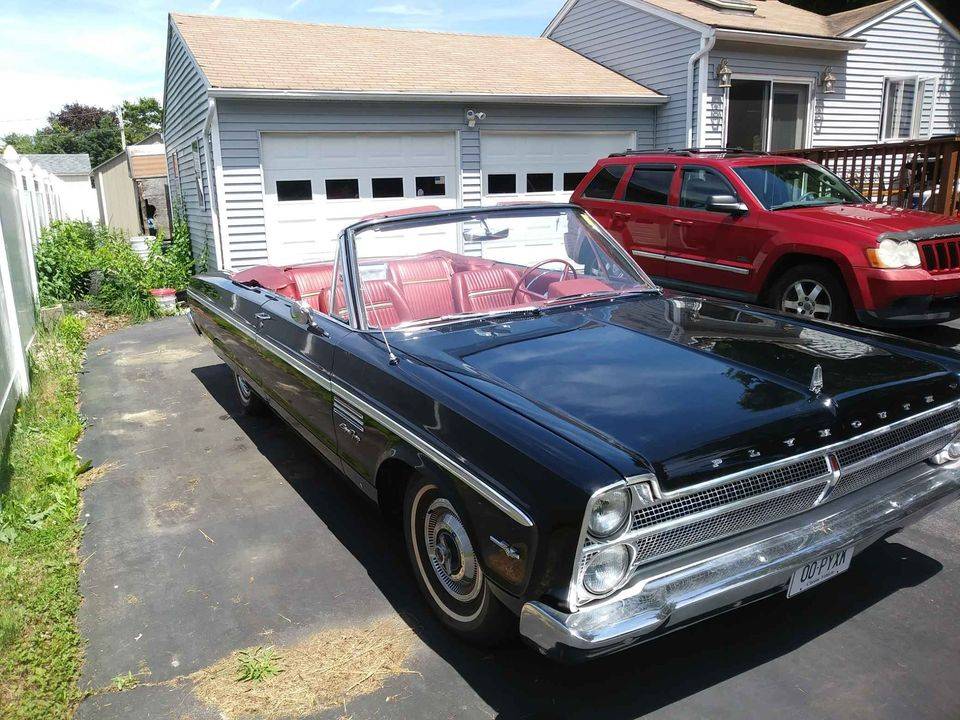 1965 Plymouth Sport Fury vert 383 4spd $26,500 Mystic.CT.001.jpg