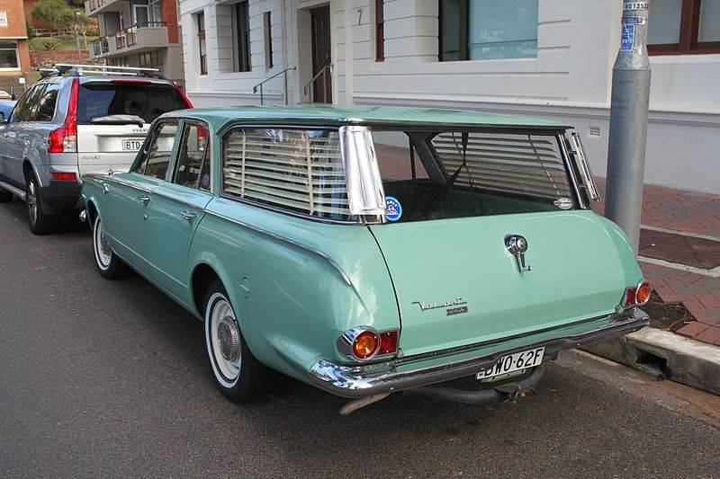 1965_Chrysler_Valiant_AP6_Safari_Wagon_(16919719098).jpg