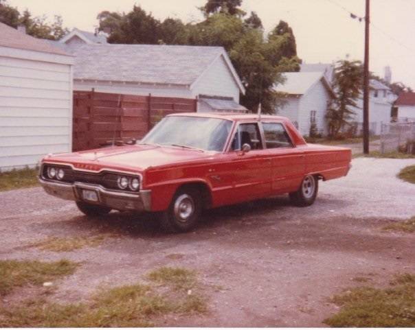 1966 Dodge Monaco.jpg