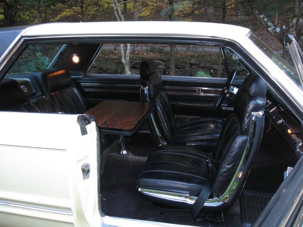 1967 Crown Coupe  Yellow Chestnut canopy Vinyl Roof Mobile Director.jpg