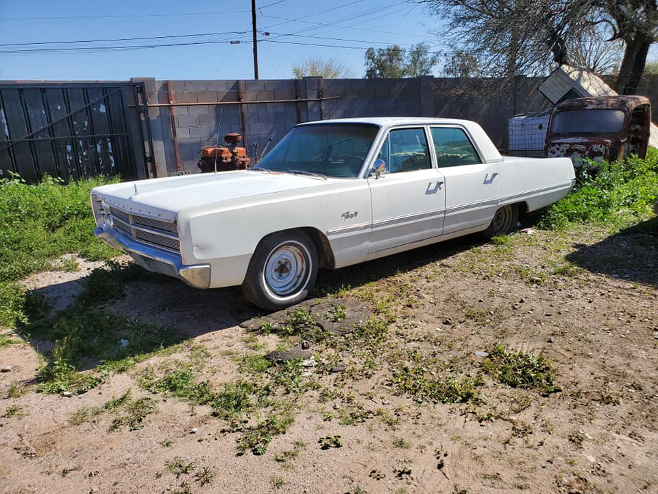 1967 Plymouth Fury II 4dr 318 $1,600 Mesa AZ.001.jpg