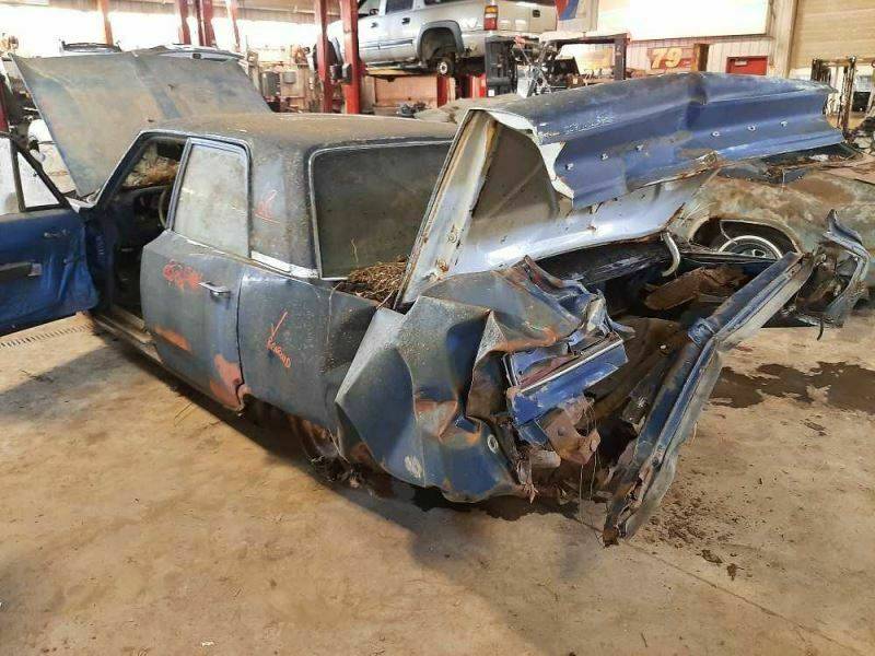 1968 Plymouth Fury I 4dr sdn Wreaked Cop Car.009.jpg