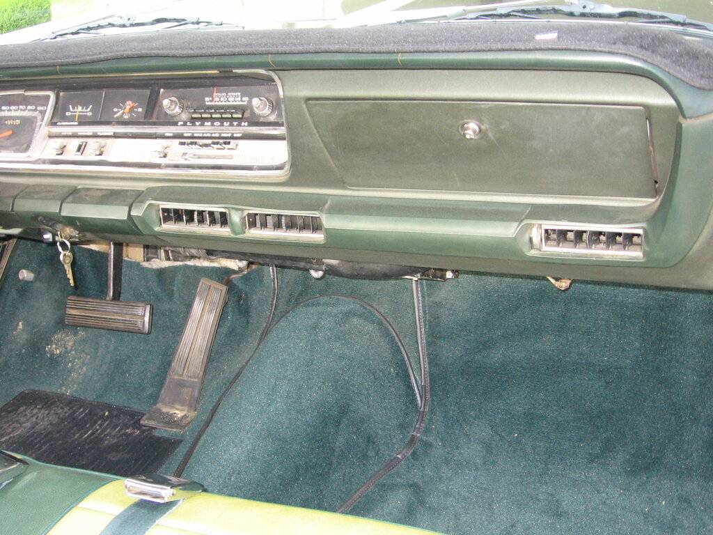 1968.Plymouth.Fury.III.2.Door.Fasttop.021.jpg
