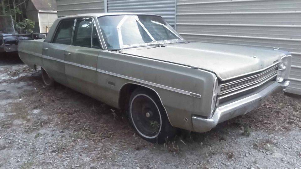 1968 Plymouth Fury III 383 4dr Sdn $3,500 Raeford NC.www.facebook.com.001.jpg