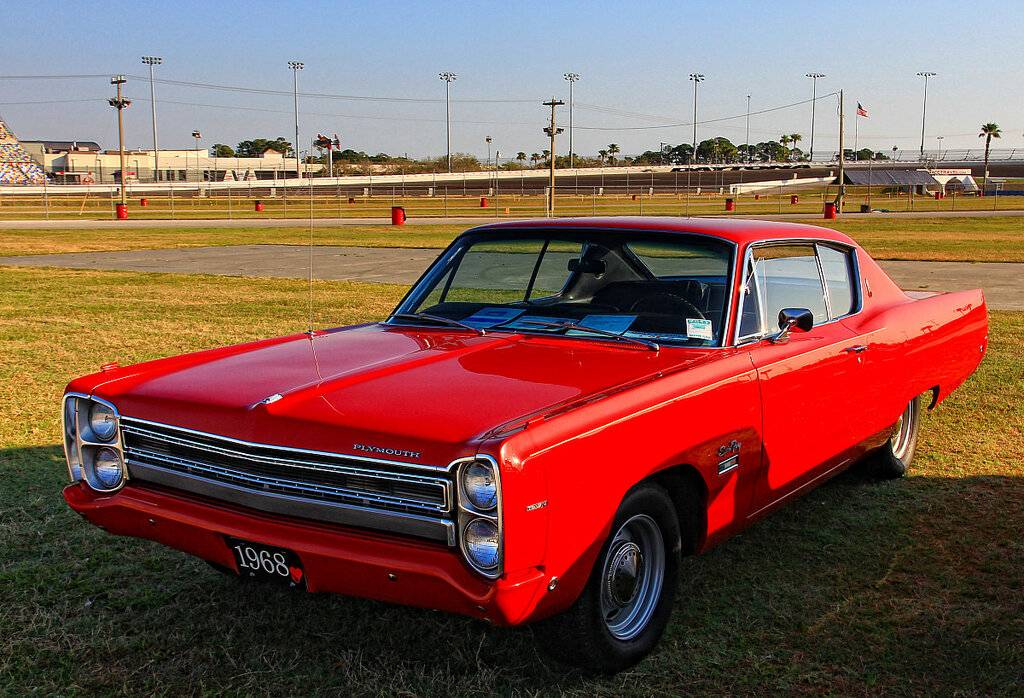 1968.Sport.Fury.2dr.L.Front.Red.jpg