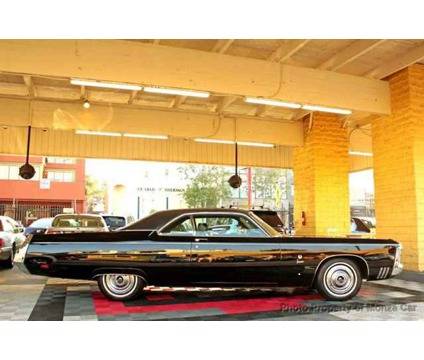 1969 Chrysler Imperial LeBaron black coup 06.jpg