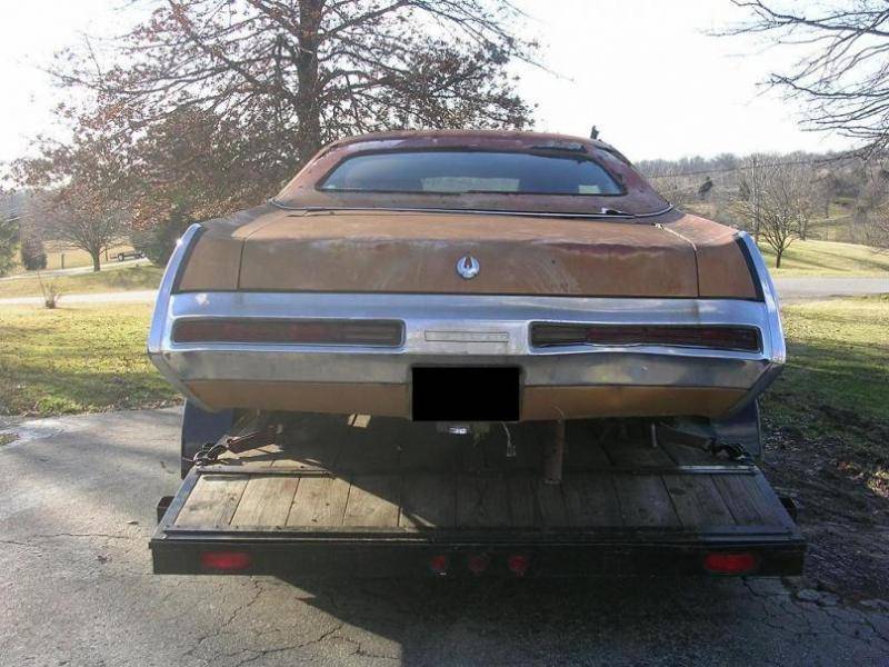 1969 Chrysler Imperial LeBaron coup 05.jpg