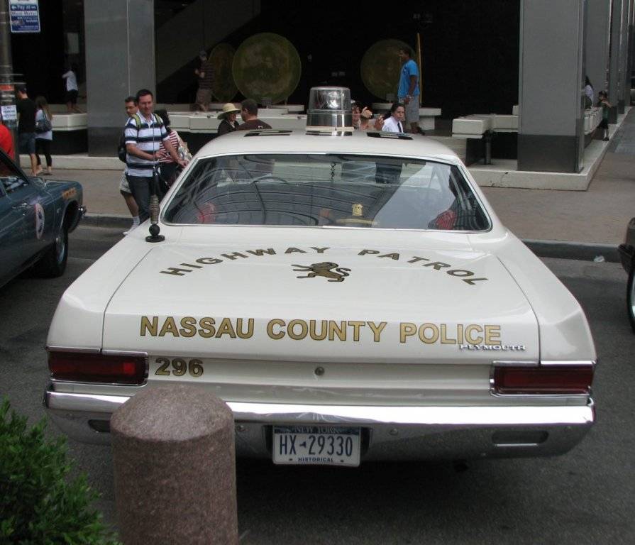 1969 Plymouth Fury I 4dr Nassau County Police.003.jpg