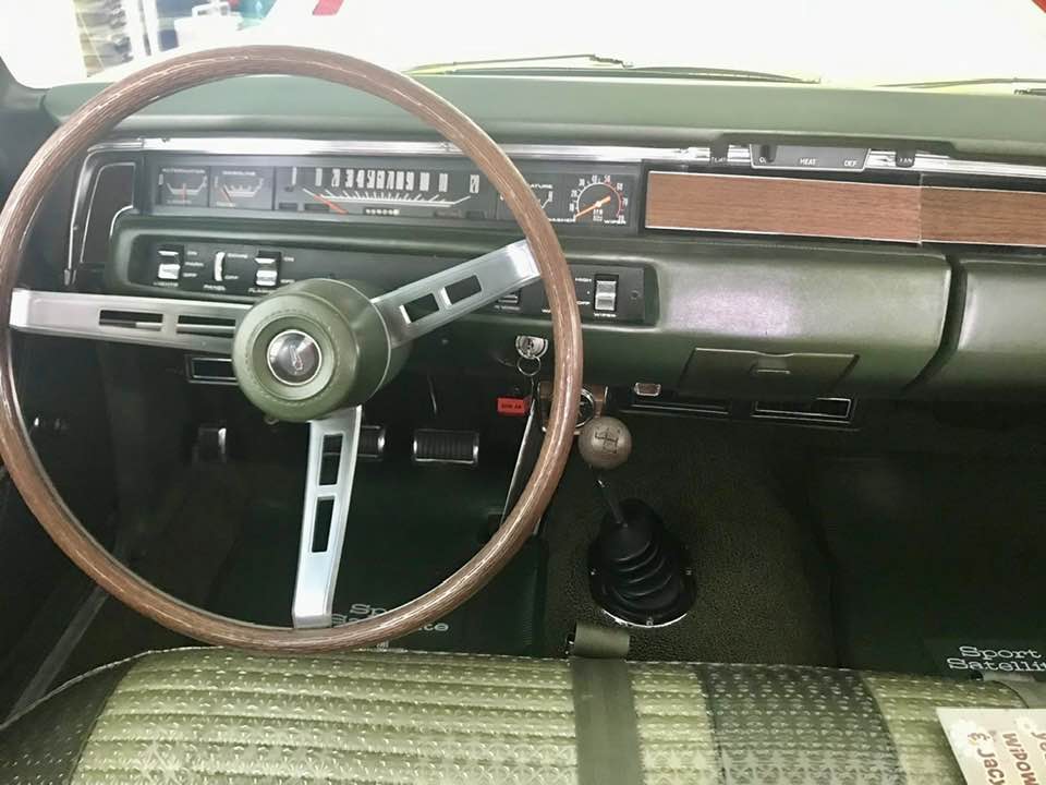 1969 Plymouth SPORT Satellite wagon,426 Hemi,4 speed.006.jpg