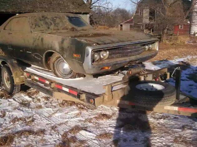 1970 Chrysler Newport Barn Find.jpg