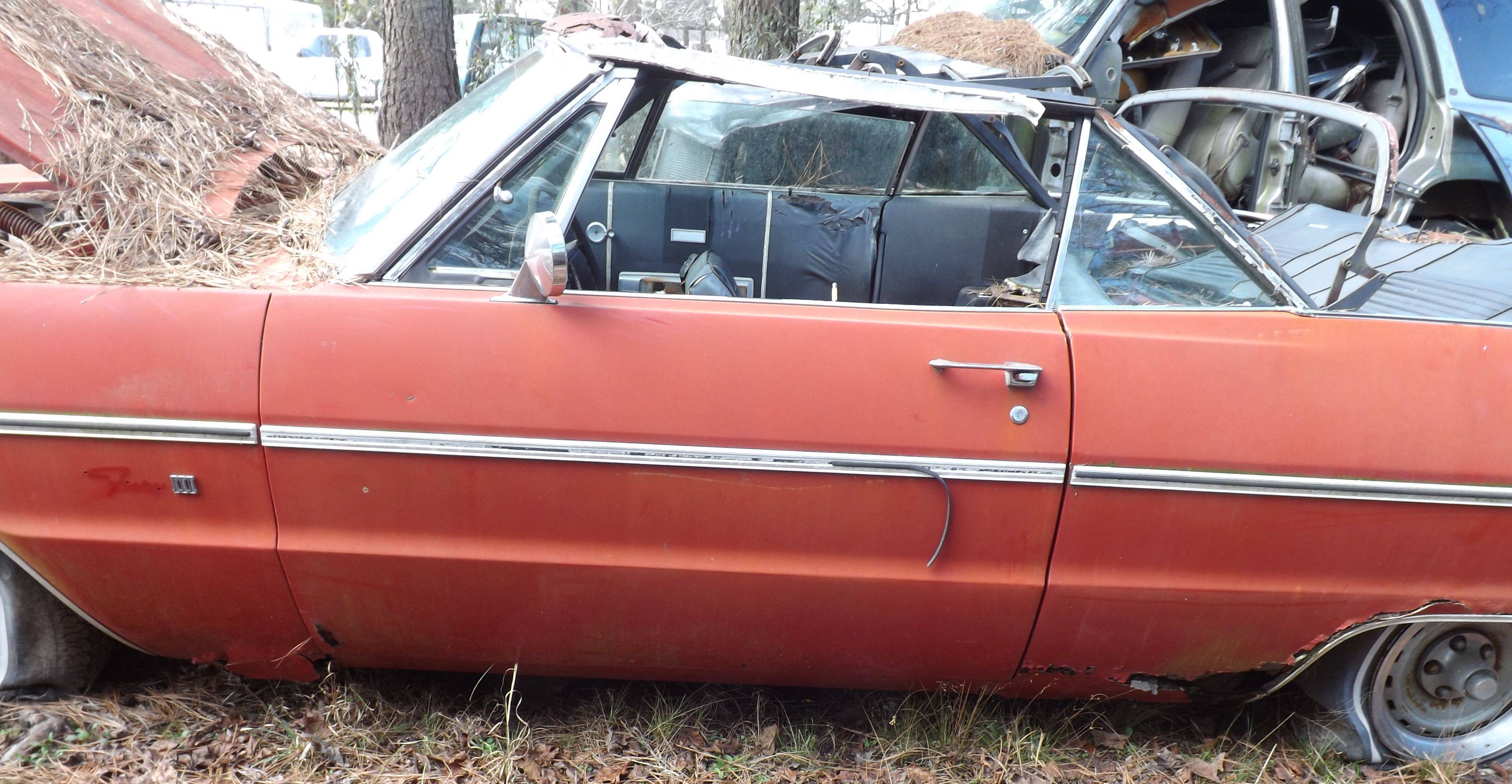 1970  Fury CV parts car94.jpg