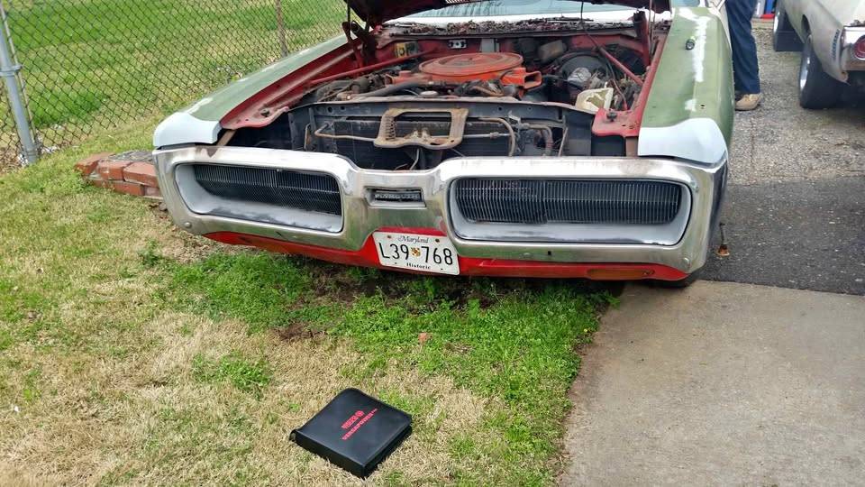 1972 Plymouth Fury Gran Coupe 2dr 440 4bbl PP23T2F288547_001.jpg