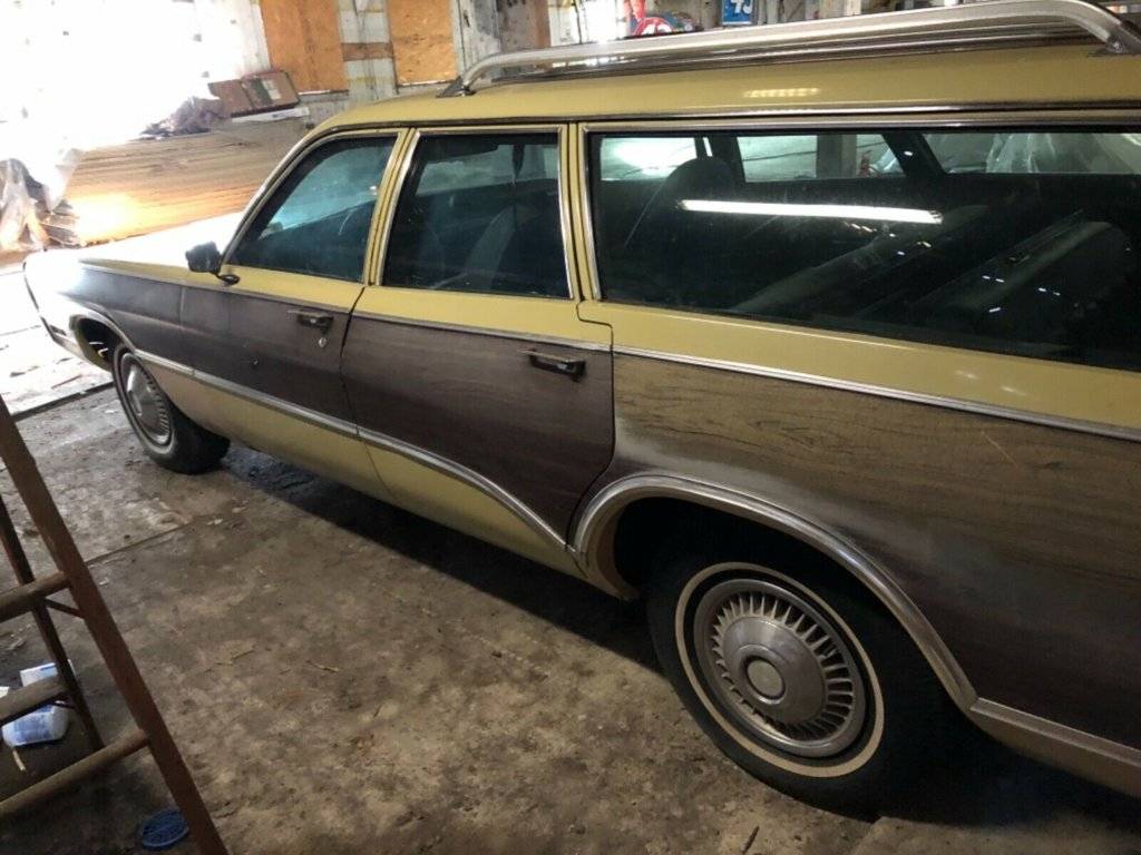 1972.Plymouth.Sport.Fury.Suburban.Wagon.Big Block.(eBay).006.jpg