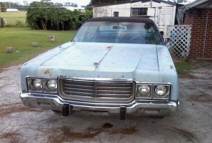 1973 Chrysler new Yorker.jpg