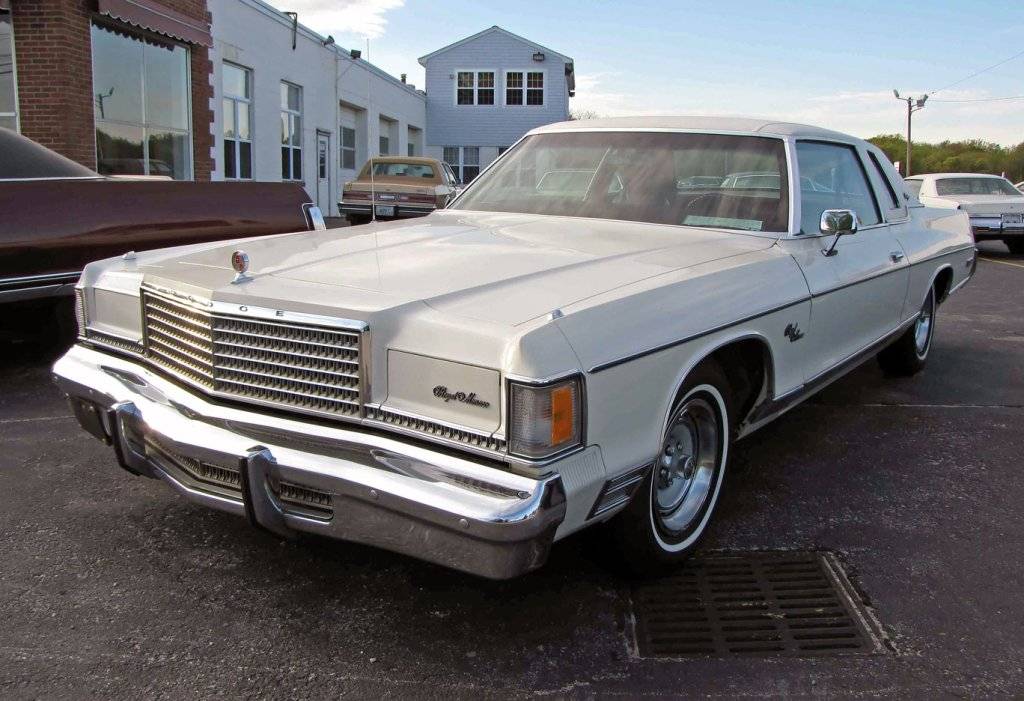 1975-Dodge-Royal-Monaco-Brougham-fvl.LRG.jpg