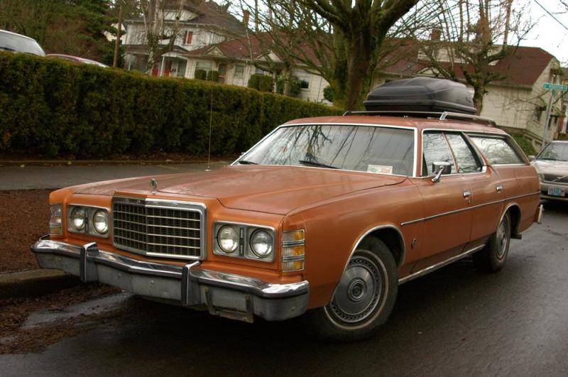 1975 Ford LTD Station Wagon. - 1.jpg