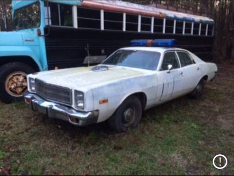 1977.Plymouth.Fury.4dr.400ci.COP.CAR.001.jpg