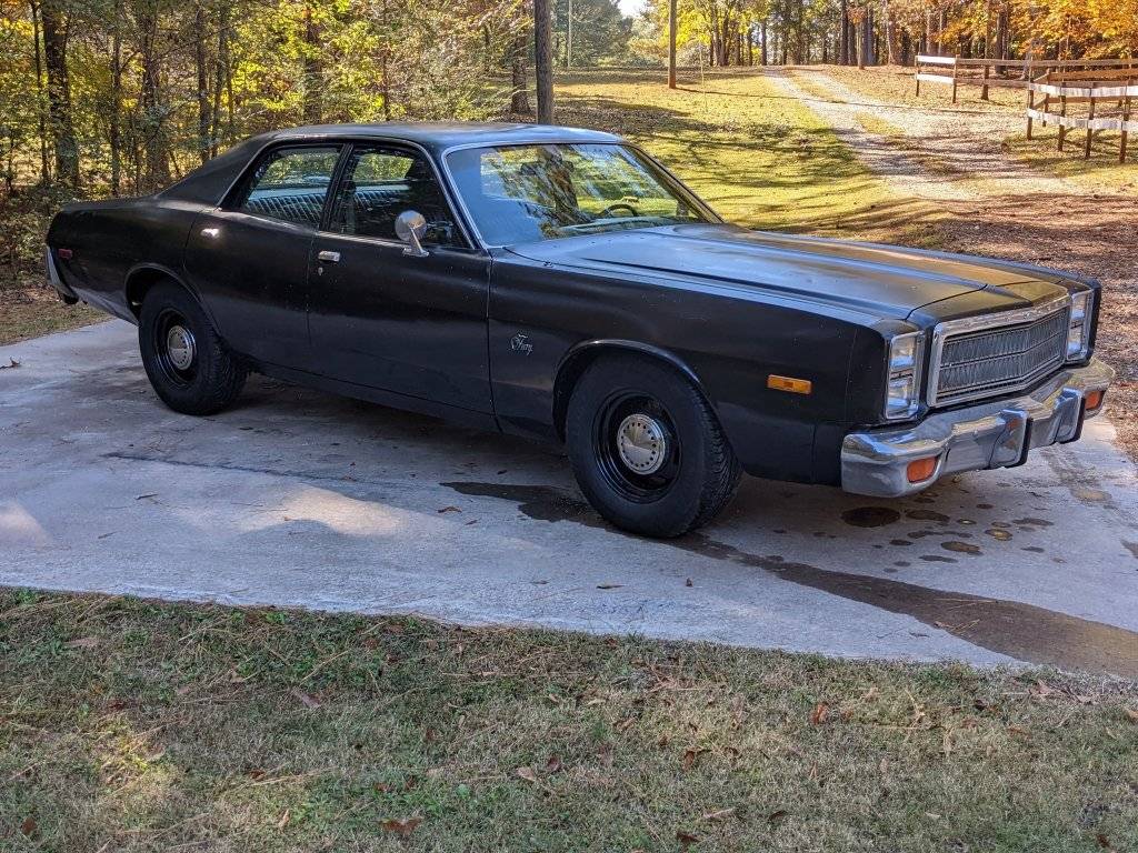 1977 Plymouth Fury  Factory A38 Police Package Car with E68 400 HP Engine.02.jpg