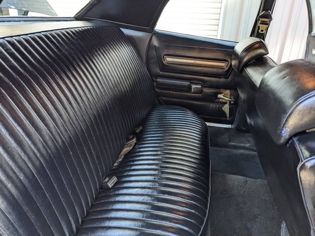 1977 Plymouth Fury  Factory A38 Police Package Car with E68 400 HP Engine.06.jpg