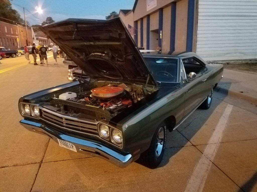 East Dubuque Car Cruise For C Bodies Only Classic Mopar Forum