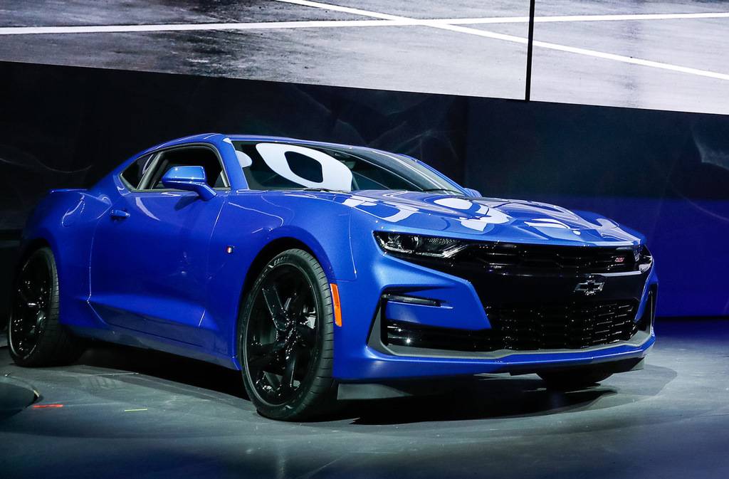 2019-chevrolet-camaro_100648982_h-jpg.jpg