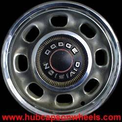 341_Dodge_Monaco_Polara_hubcap.jpg