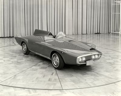 400px-Plymouth-xnr-concept-car-asymmetrical.jpg