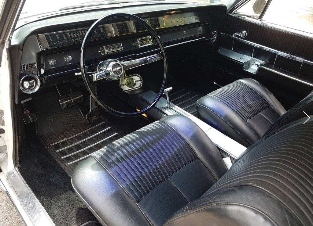 63 olds 98 interior.JPG