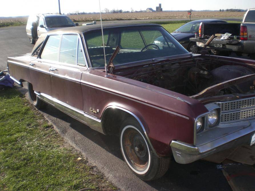 68 chrysler 025.jpg