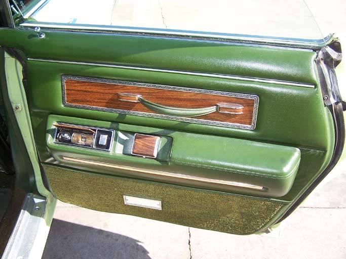 73_NYB_rear_right_door_interior.jpg