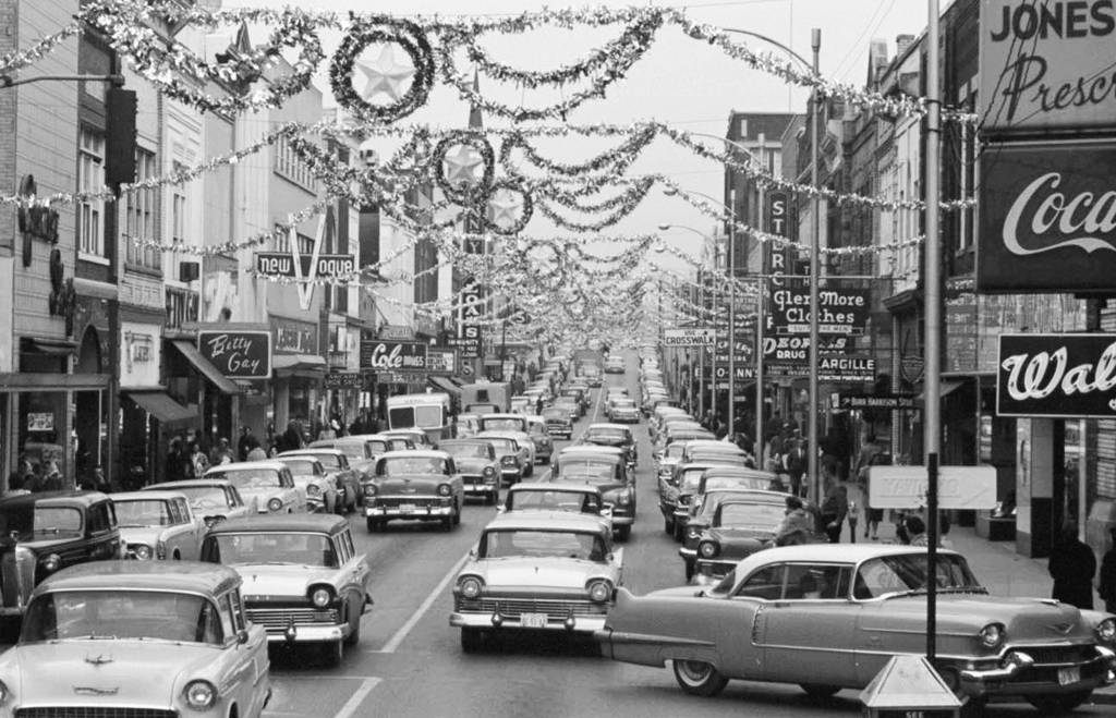 9-1950s-street-scene-in-Johnson-City-TN-1958.jpg