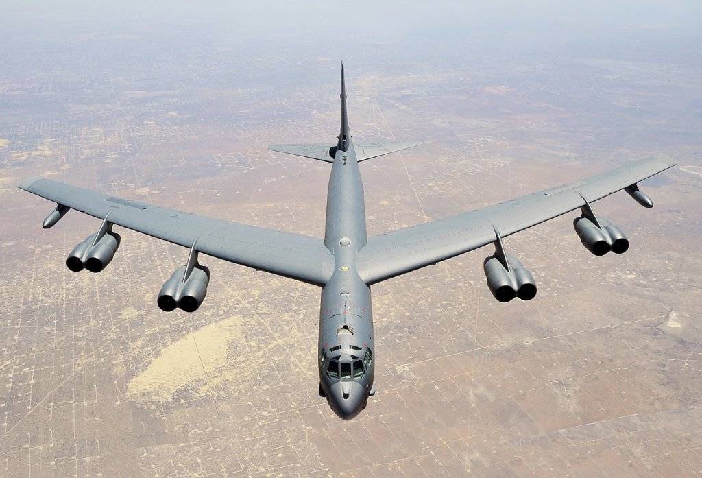 B-52_Stratofortress_assigned_to_the_307th_Bomb_Wing_(cropped).jpg